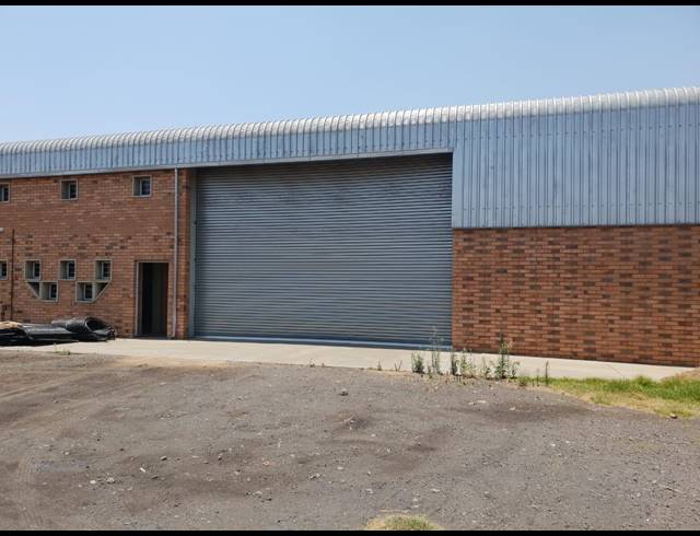 525M² WAREHOUSE TO LET IN BRENTWOOD PARK